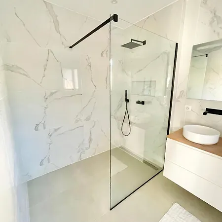 וילה Vue Montagne - 8 Pers *